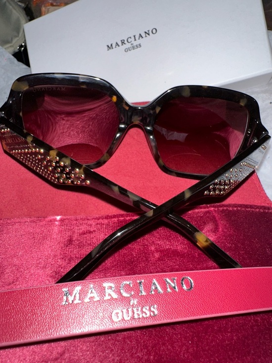 Guess by Marciano Accessories - Marciano by GUESS Velvet Jewelry Box - Deep Berry sunglasses 🕶️
